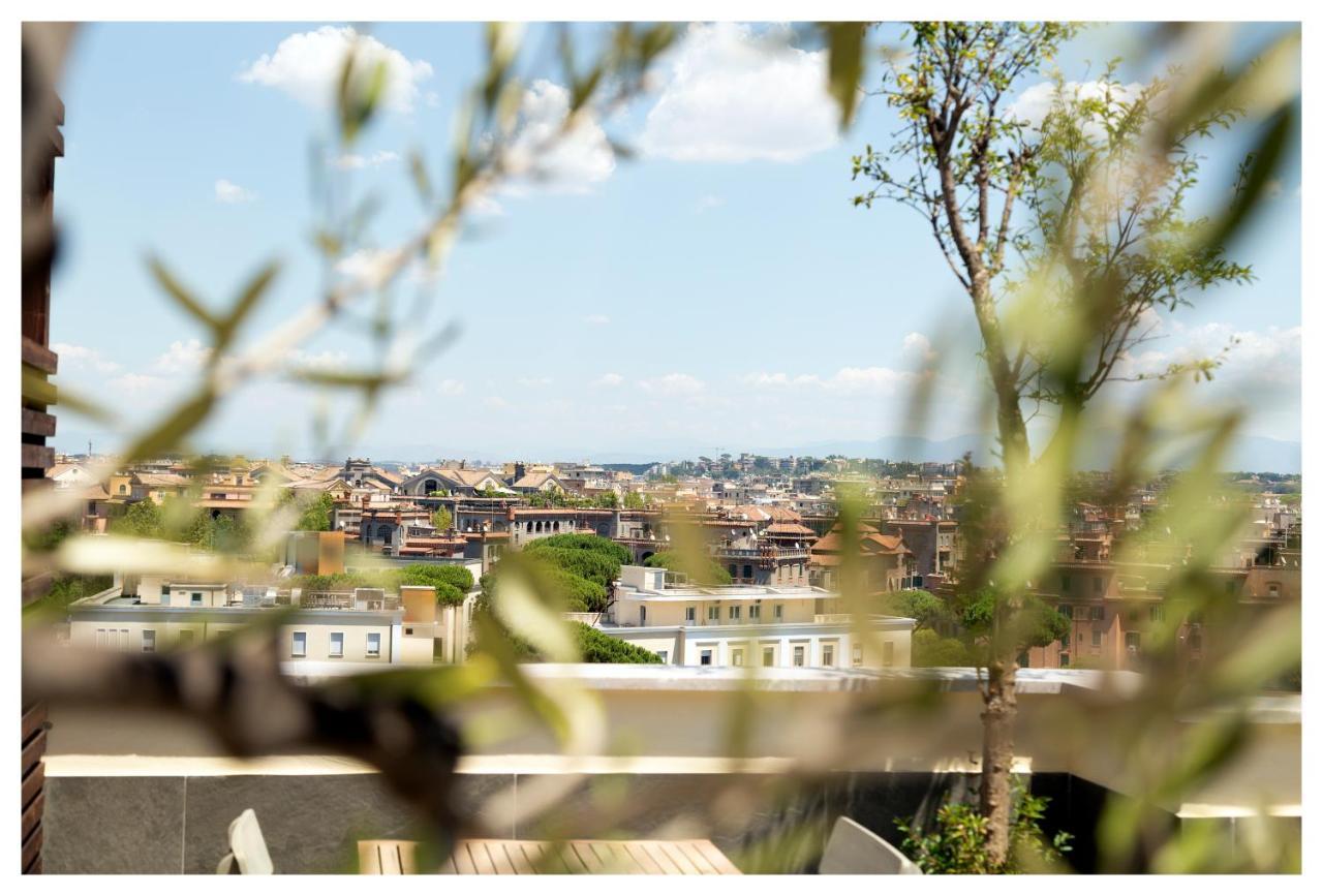 5-Rooms Apartment, Rome